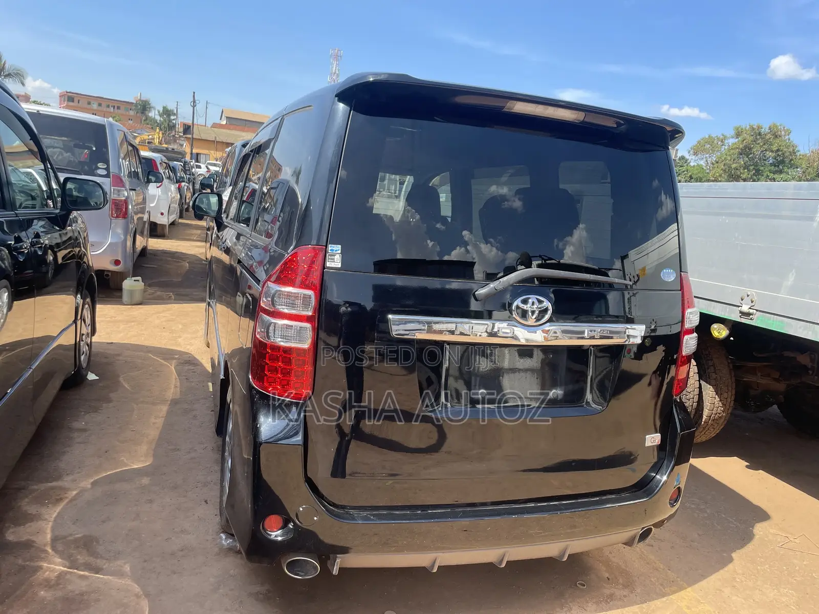 Toyota Noah 2011 Black