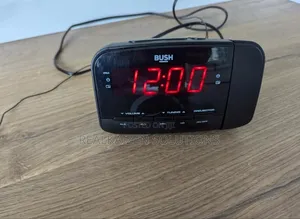 UK BUSH Alarm Clock Digital Radio With Time Projection