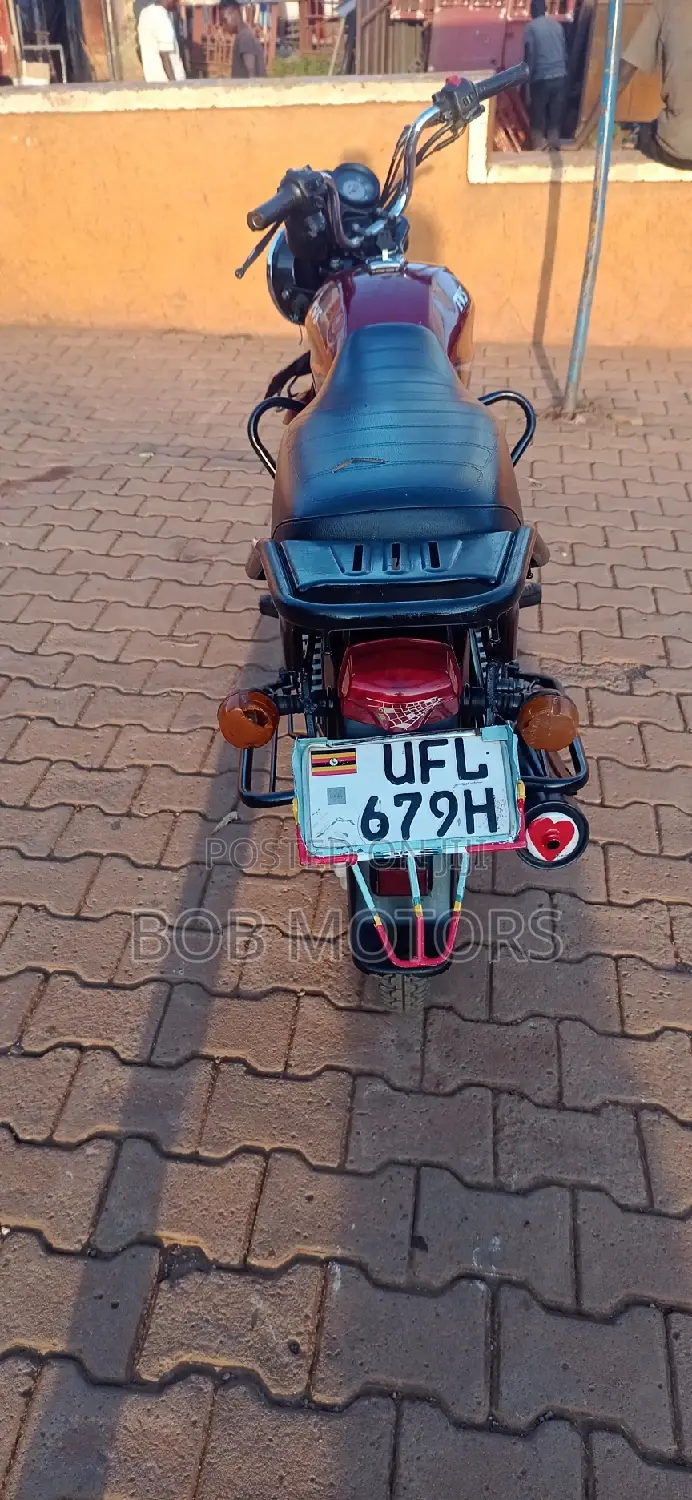 TVS HLX 125 2022 Red