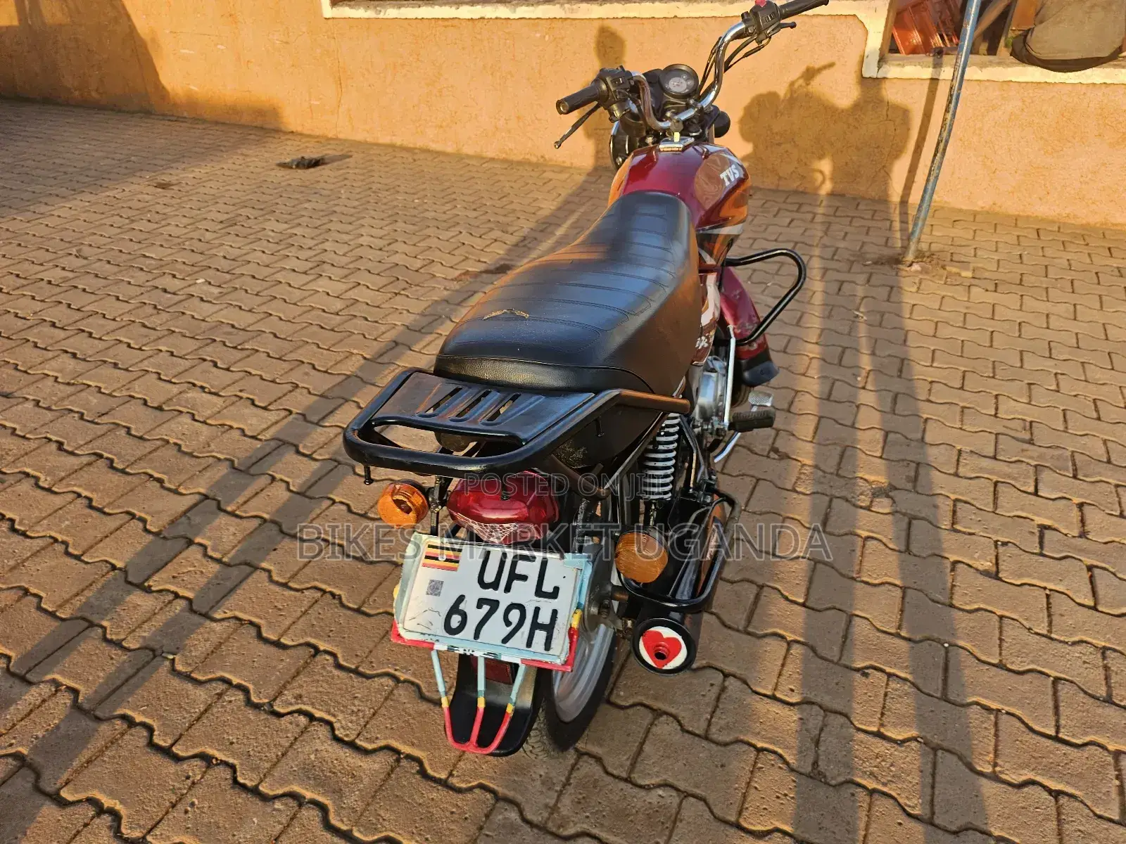 TVS HLX 125 2022 Red