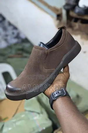 New Men's Low Clarks Casuals in Stock