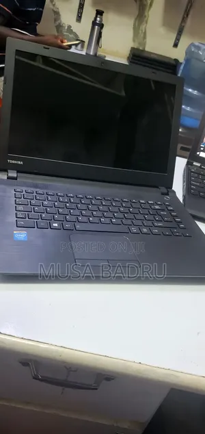 New Laptop Toshiba Satellite C55 4GB Intel Celeron SSD 128GB
