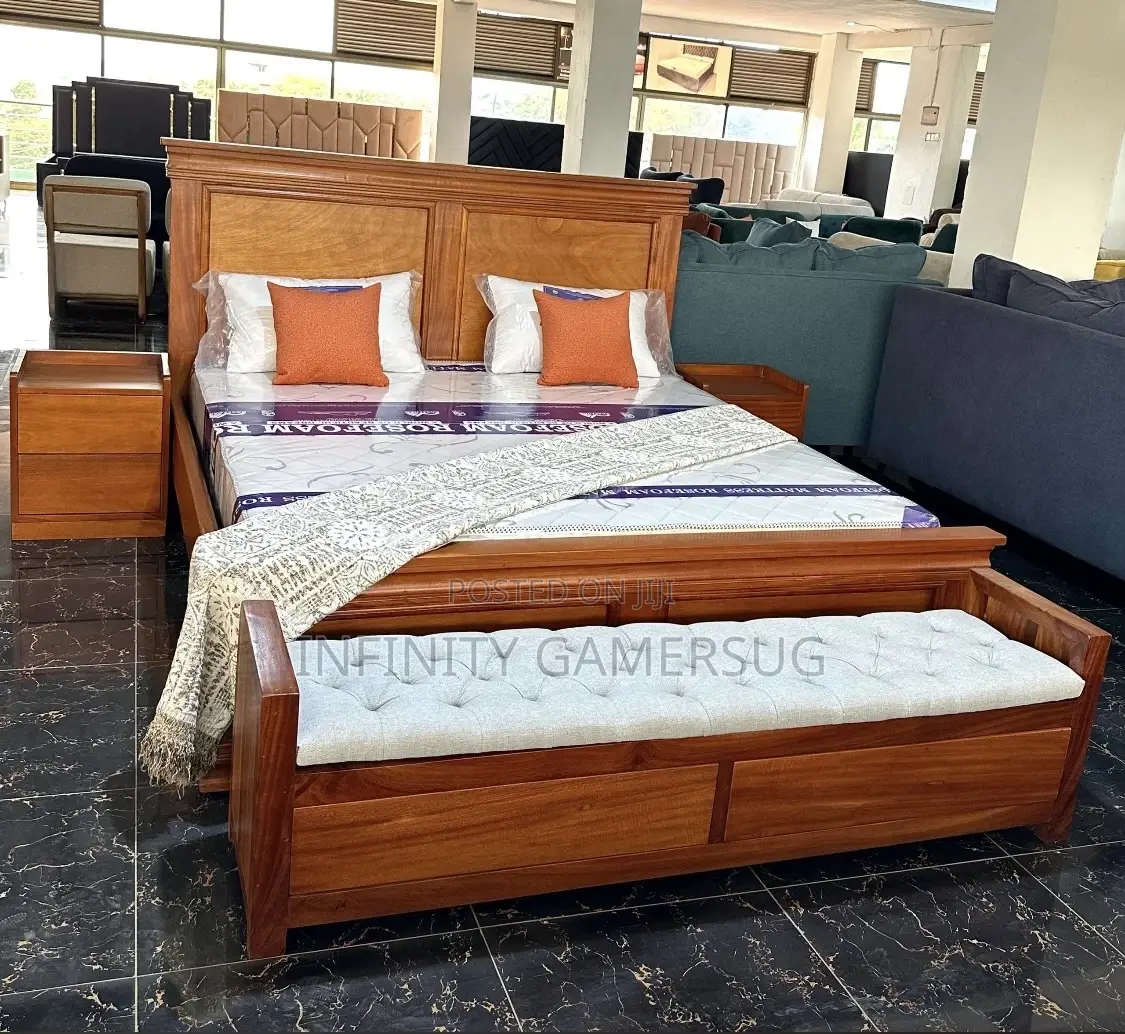 Luxury (5by6)Bed in Mahogany Hardwood .