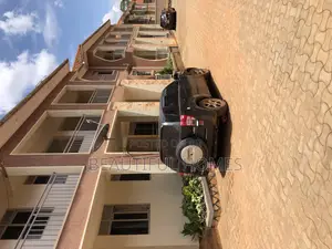Furnished 2bdrm Block of Flats in Kira Town Tarmack for sale