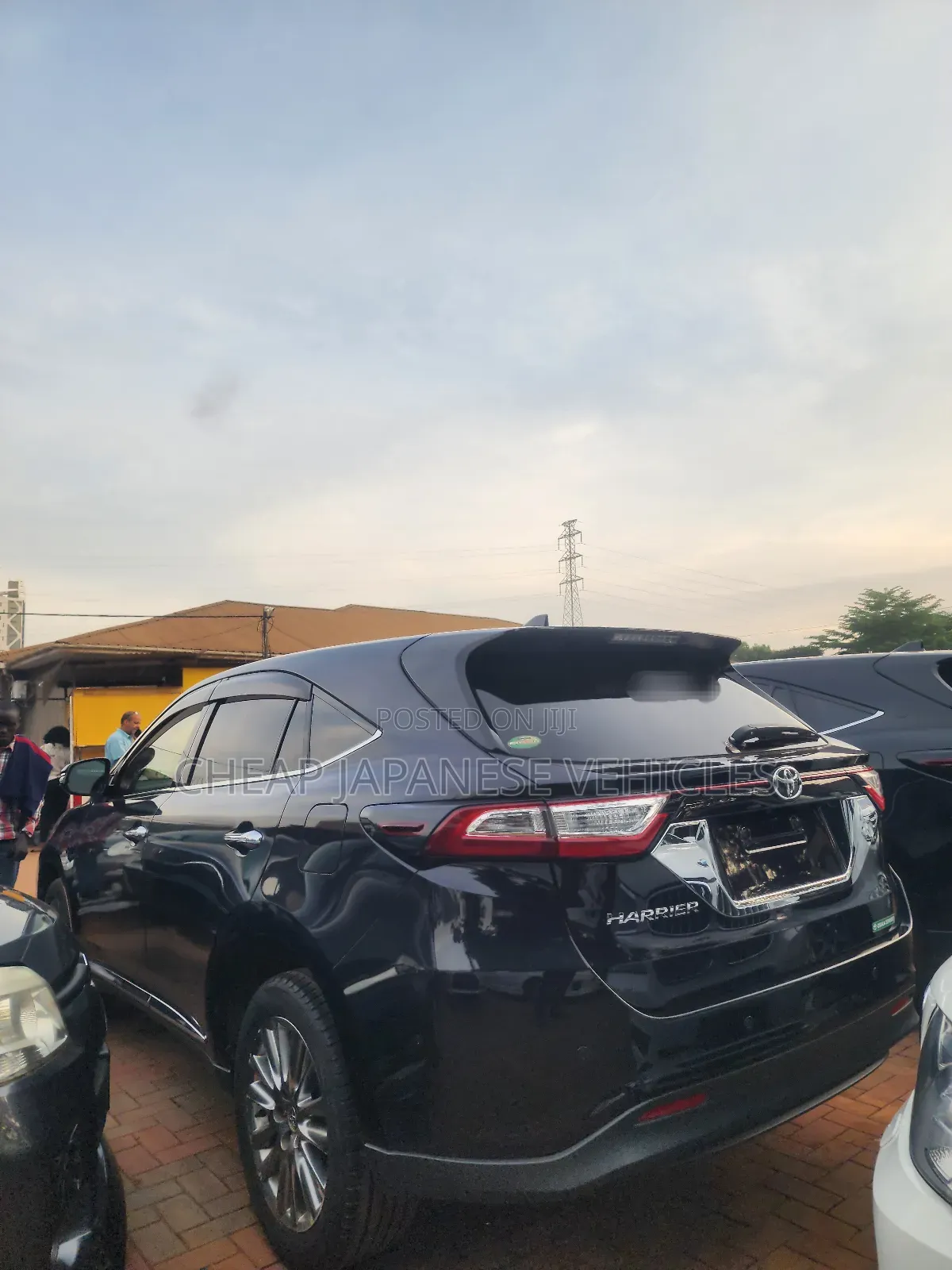 Toyota Harrier 2.0 2017 Black