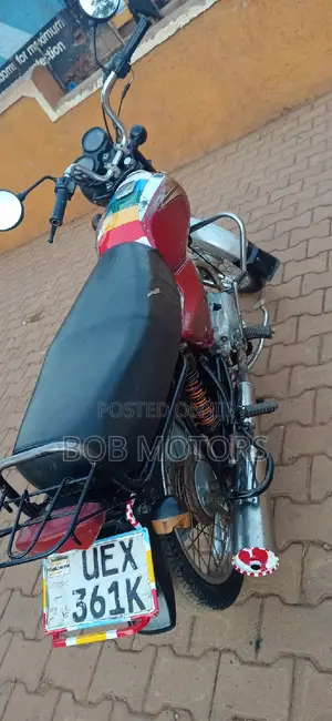 Bajaj Boxer 100 2022 Red