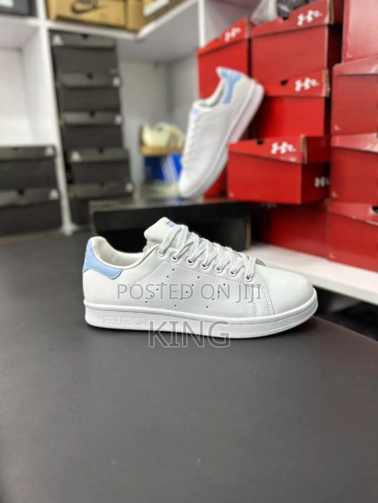 Solid Adidas Originals. Stan Smith