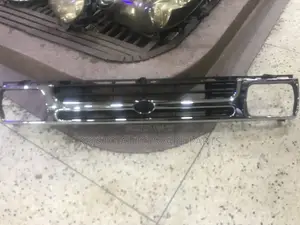 Grill Hilux 166