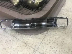 Grill Hilux 166