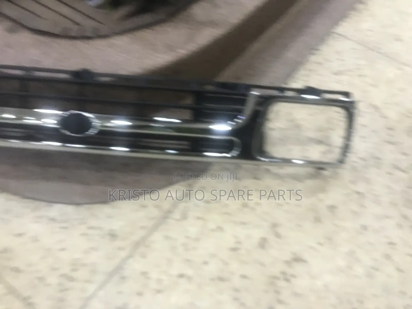 Grill Hilux 166