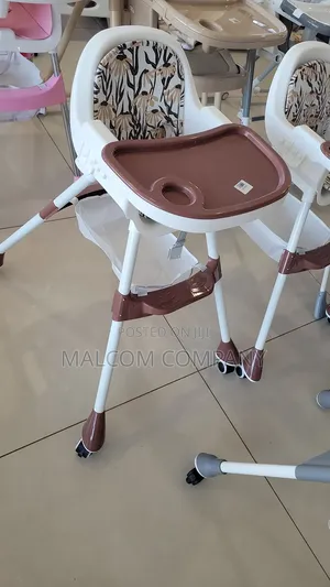 Kids High Feeding Table.