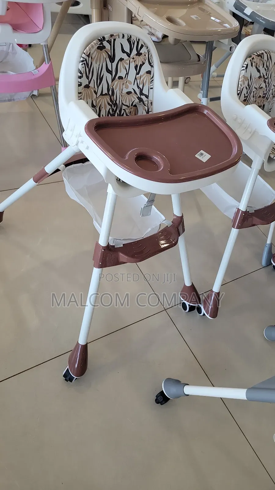 Kids High Feeding Table.