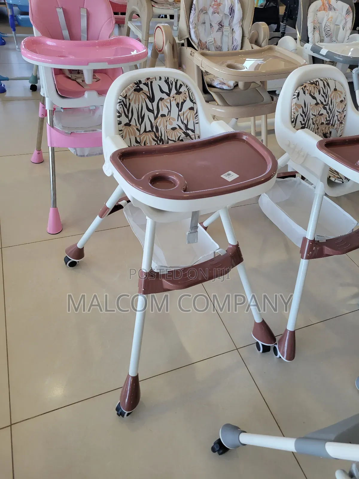 Kids High Feeding Table.
