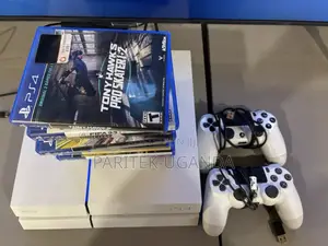 Ps4 Chipped Console With 10 Games/02 Controllers/500gb