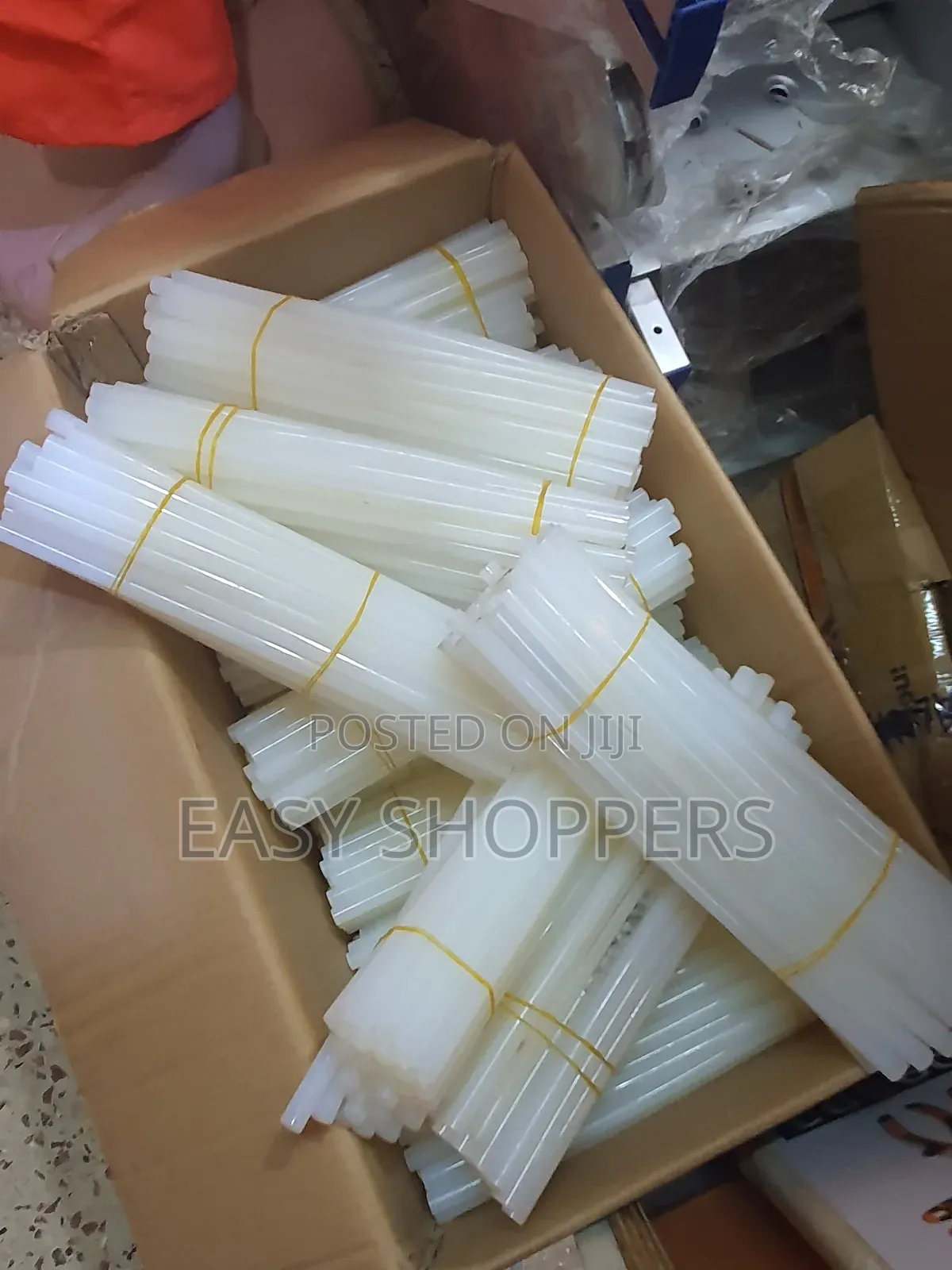 1kg of Glue Sticks Big Size