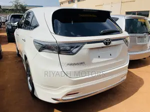 Toyota Harrier 2.0 2016 White