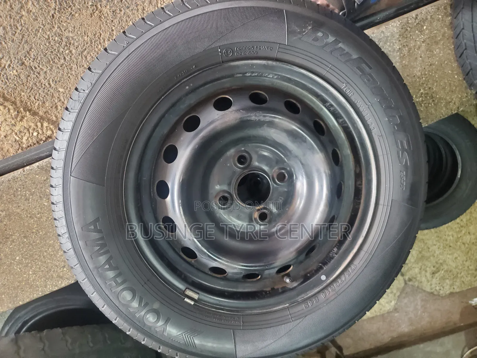 Rims and Tyres Available in Different Sizes