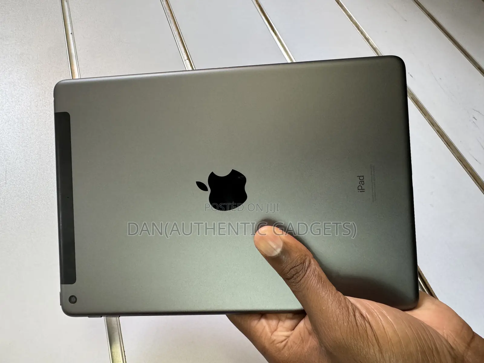 Apple iPad 10.2 (2021) 64 GB Gray