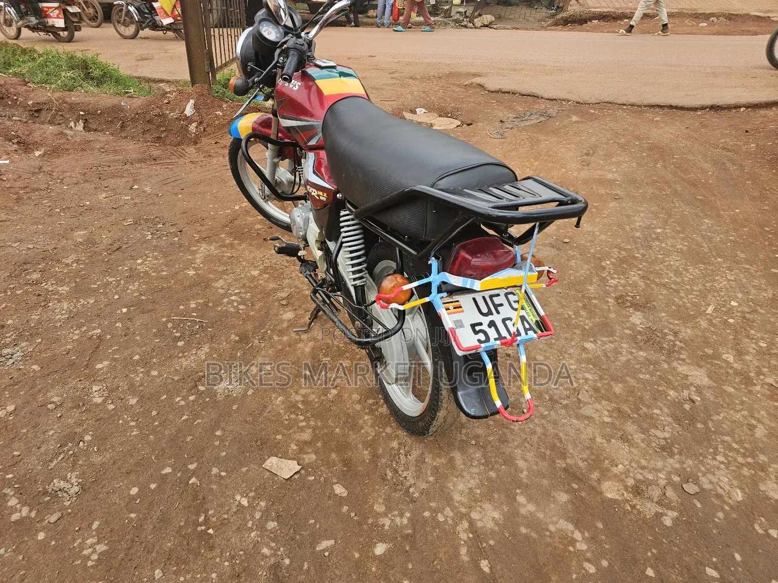 TVS HLX 125 2022 Red