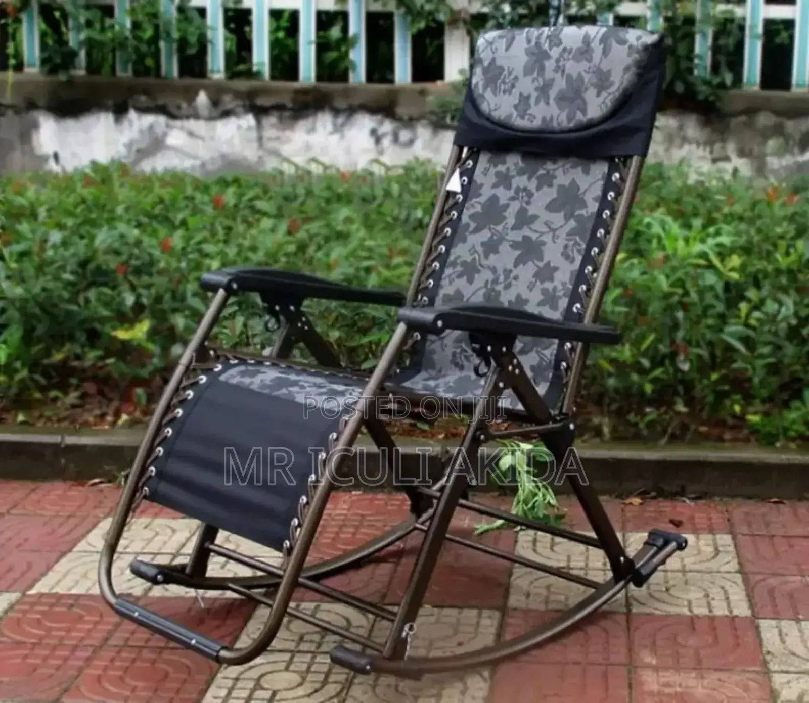 Foldable Thick Metallic Frame Zero Gravity Inclining Chair