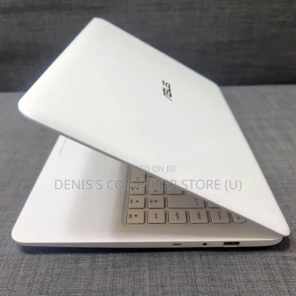 Laptop Asus A42DE 6GB Intel Celeron SSD 128GB