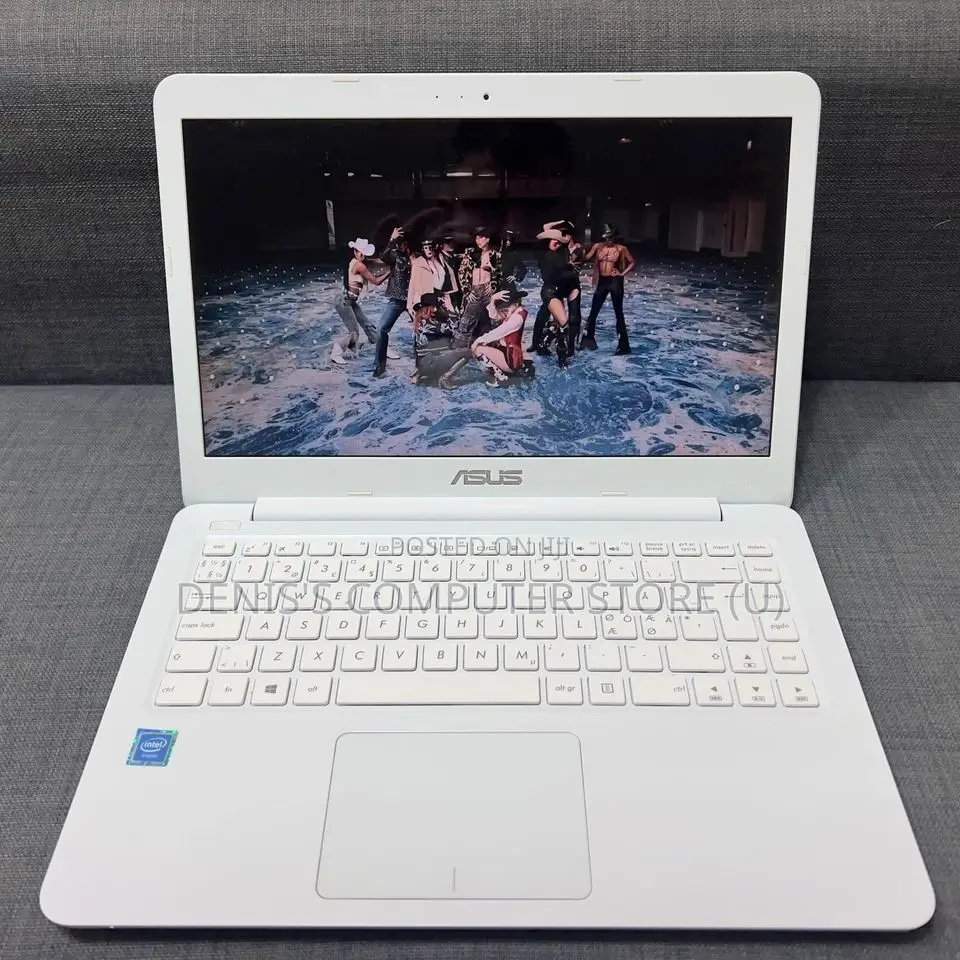 Laptop Asus A42DE 6GB Intel Celeron SSD 128GB