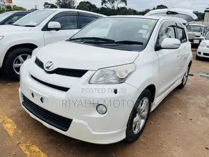 Toyota IST 2010 White