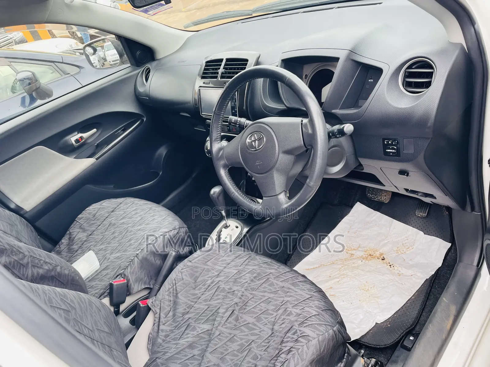 Toyota IST 2010 White