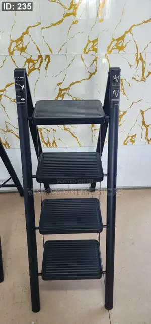 150kg Strong 4 Step Folding Ladder