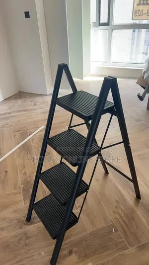 150kg Strong 4 Step Folding Ladder