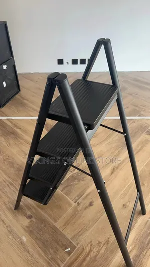 150kg Strong 4 Step Folding Ladder