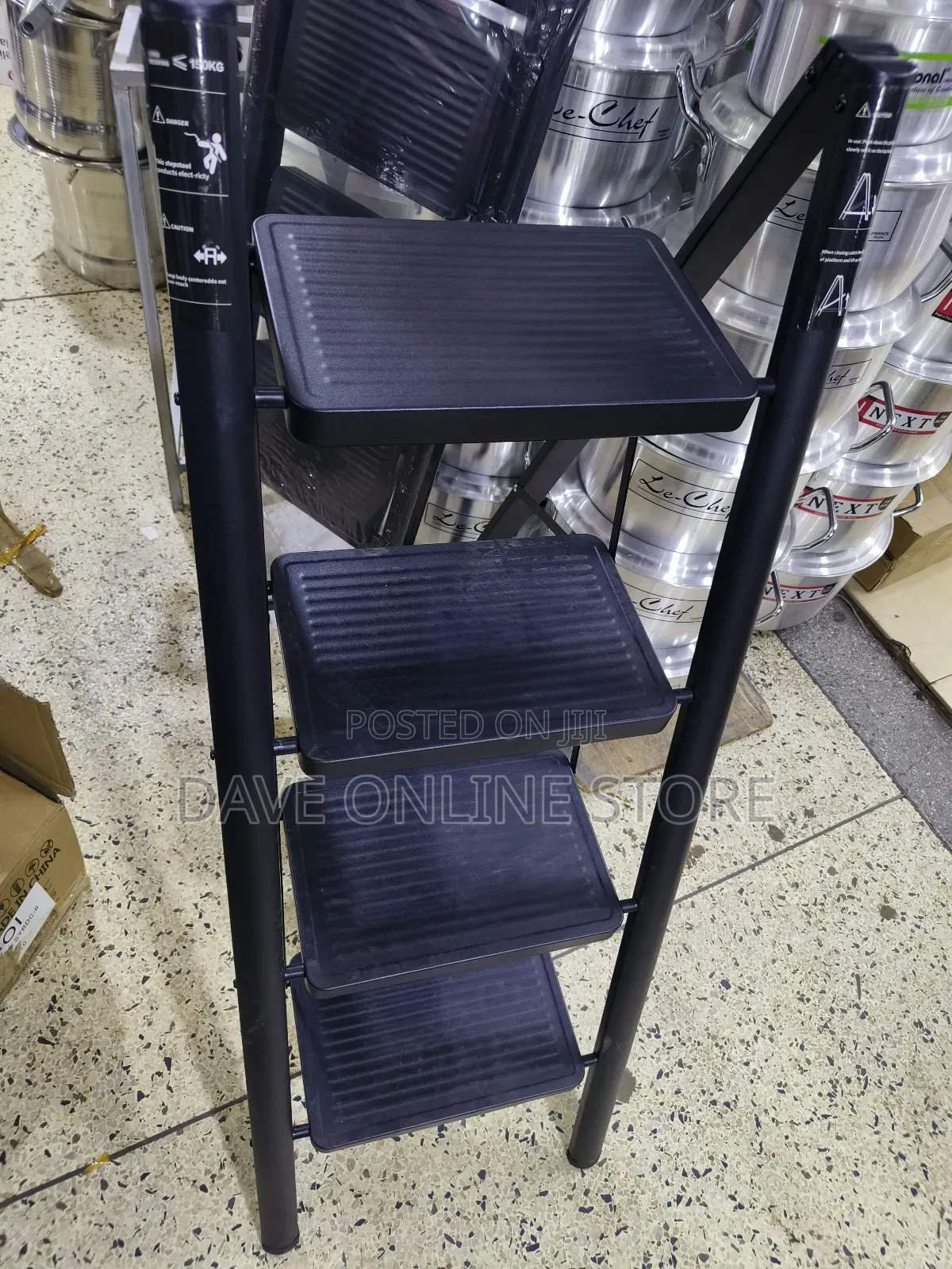 4 Step Black 150kg Step Ladder
