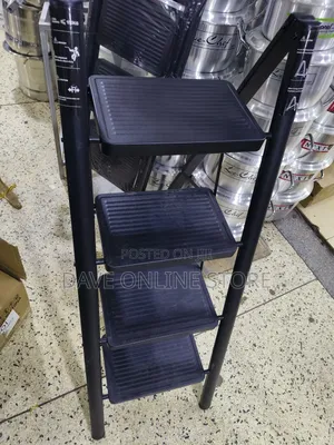4 Step Black 150kg Step Ladder
