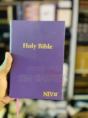 New International Version Holy Bible. .