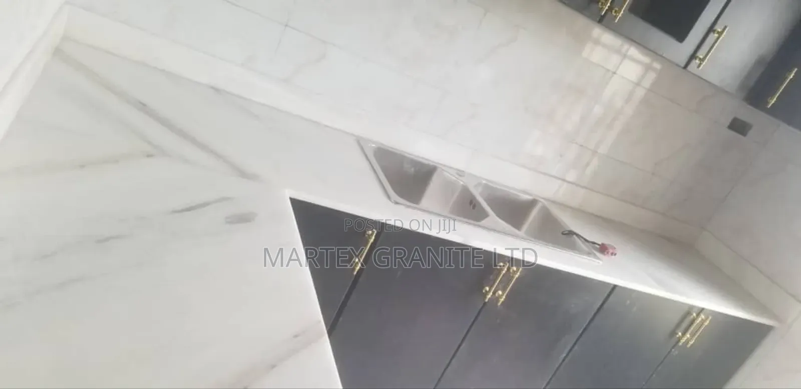 Kitchen Work Tops With White Marble
