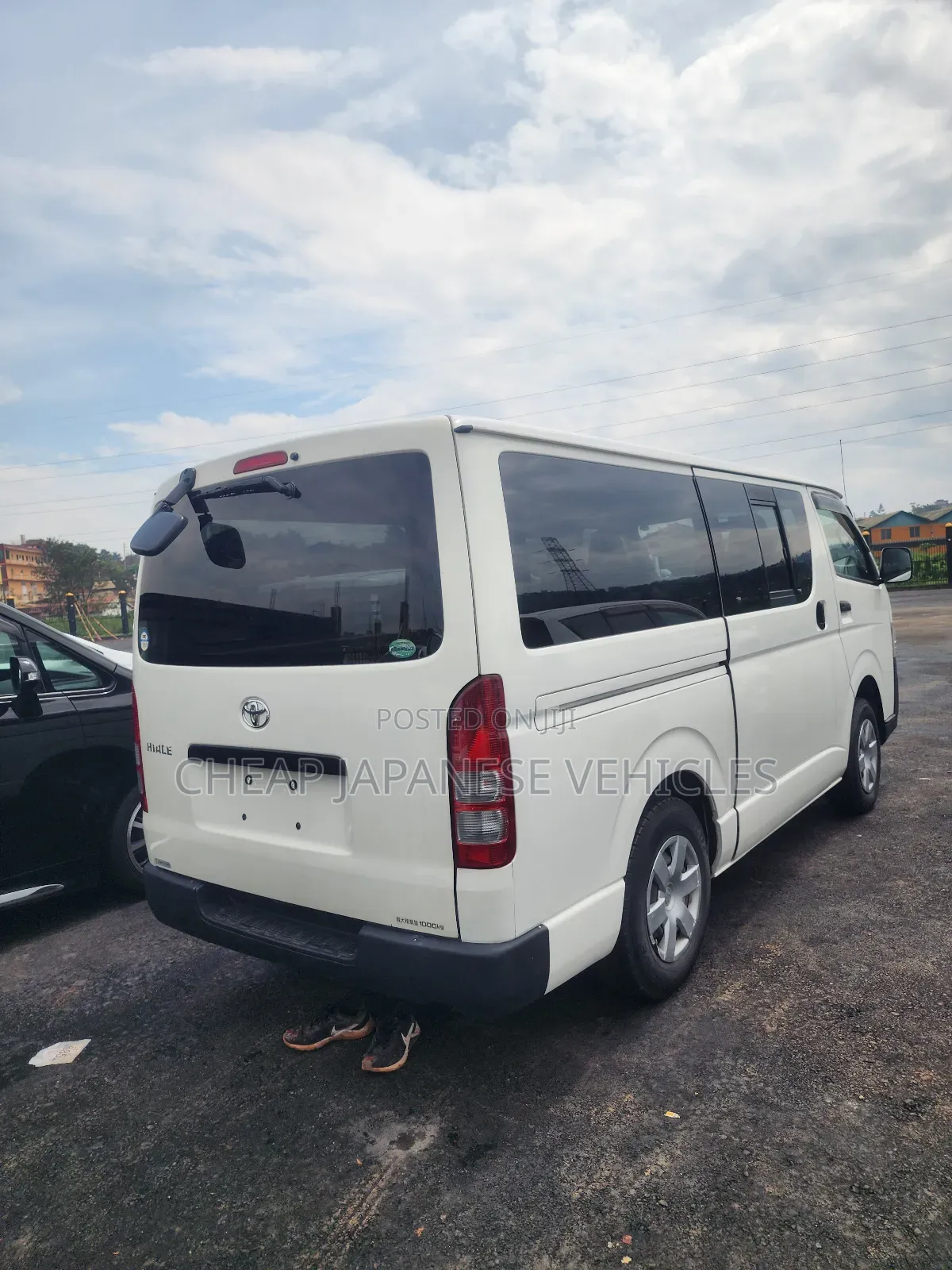 Toyota HiAce 2011 White