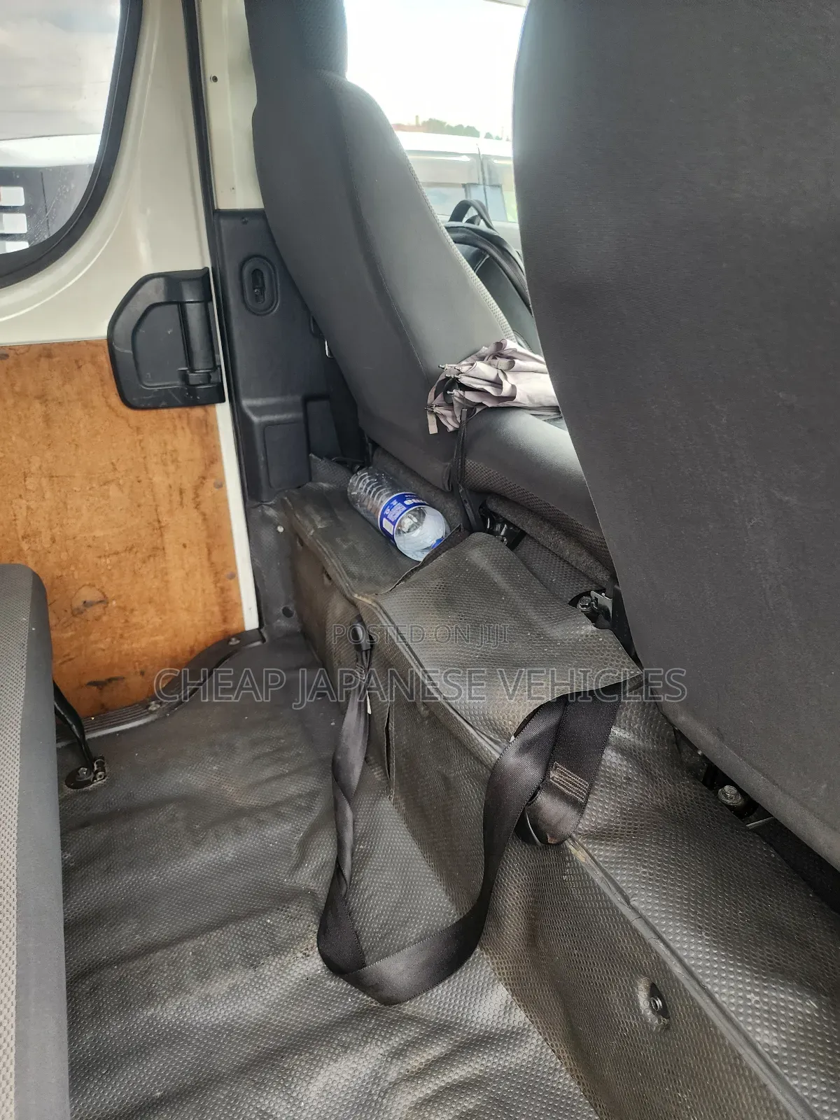 Toyota HiAce 2011 White