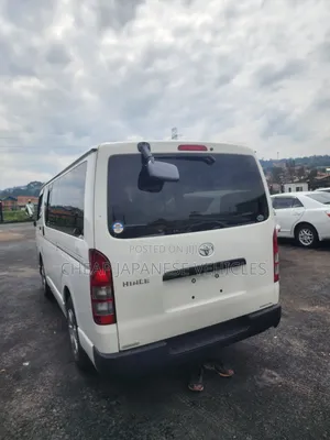 Toyota HiAce 2011 White