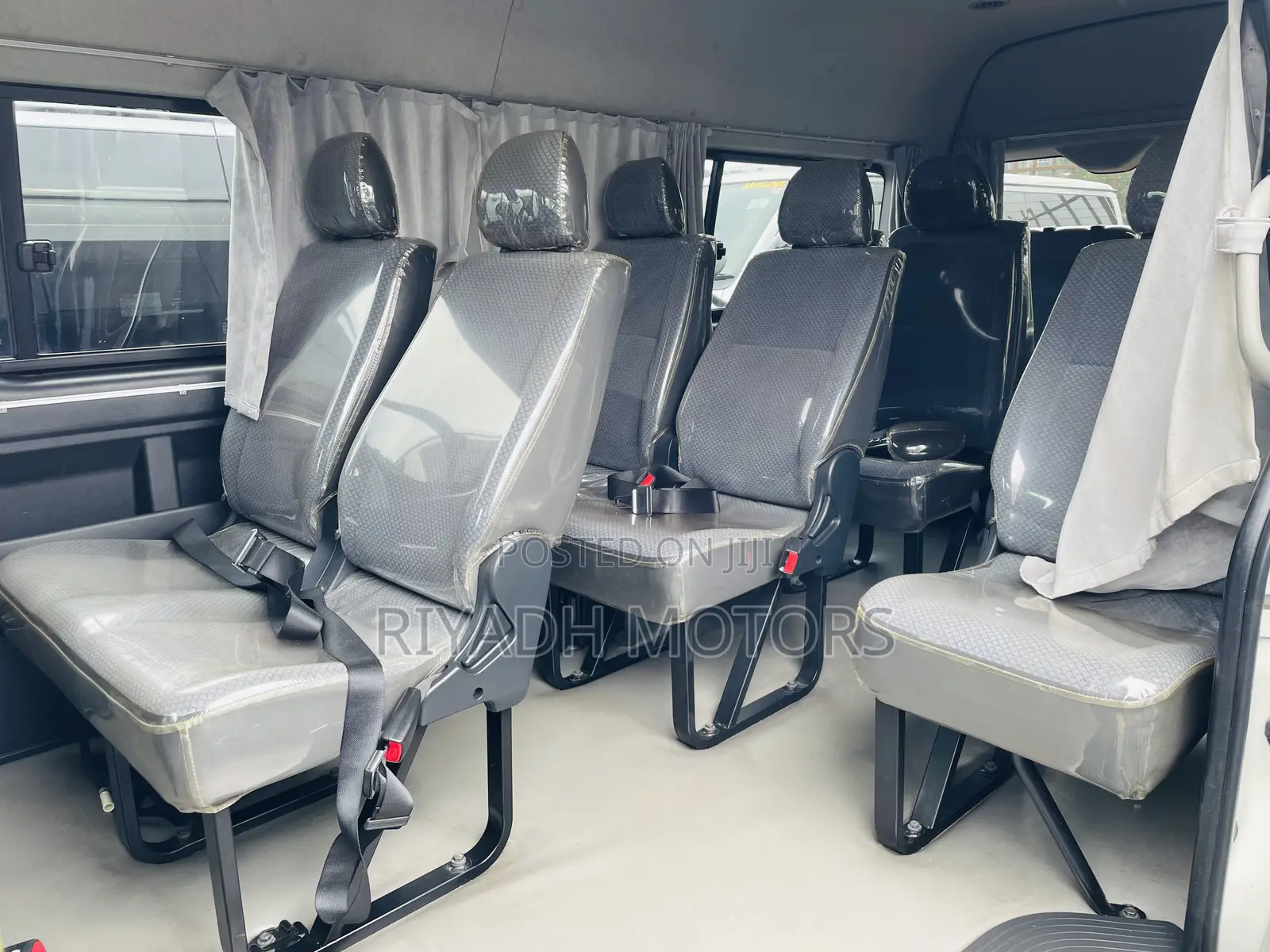 Toyota HiAce 2011 White