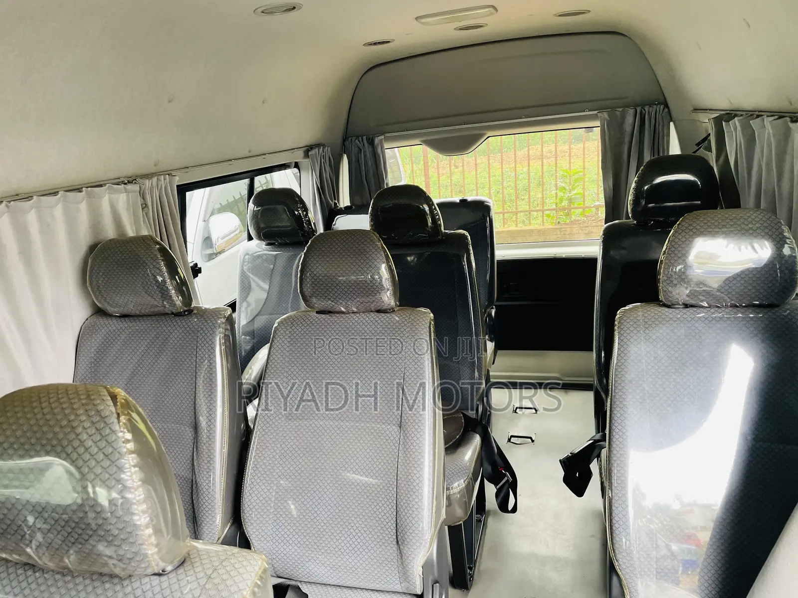 Toyota HiAce 2011 White