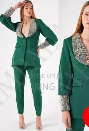 Top Classic Turnt Ladies Suits