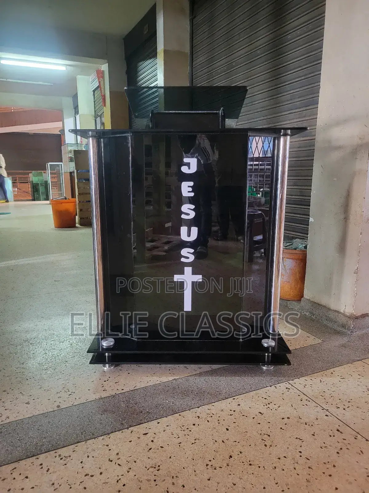 Glass Pulpits