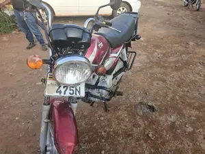 TVS HLX 125 2019 Red
