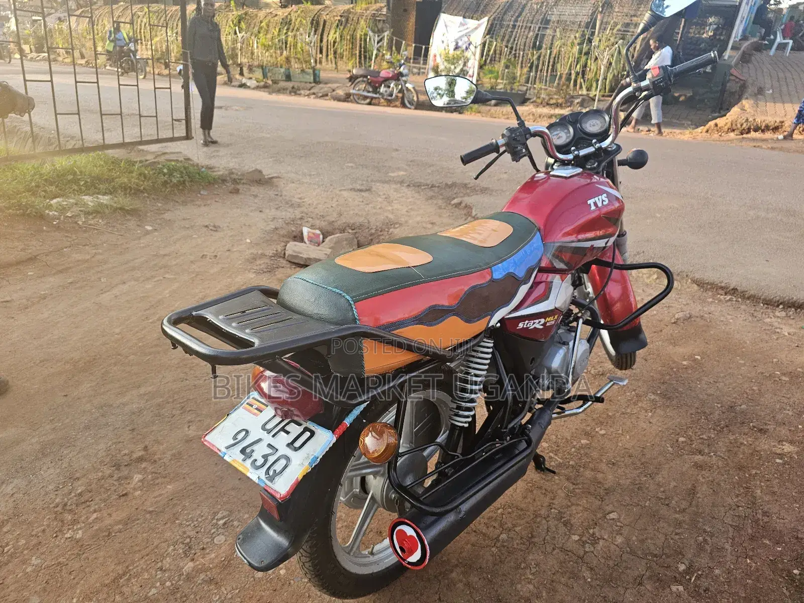 TVS HLX 125 2020 Red