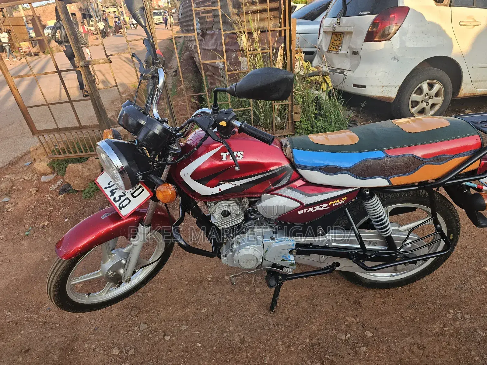 TVS HLX 125 2020 Red