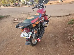 TVS HLX 125 2020 Red