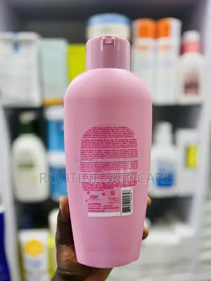 Fair White So White Brightening Shower Gel
