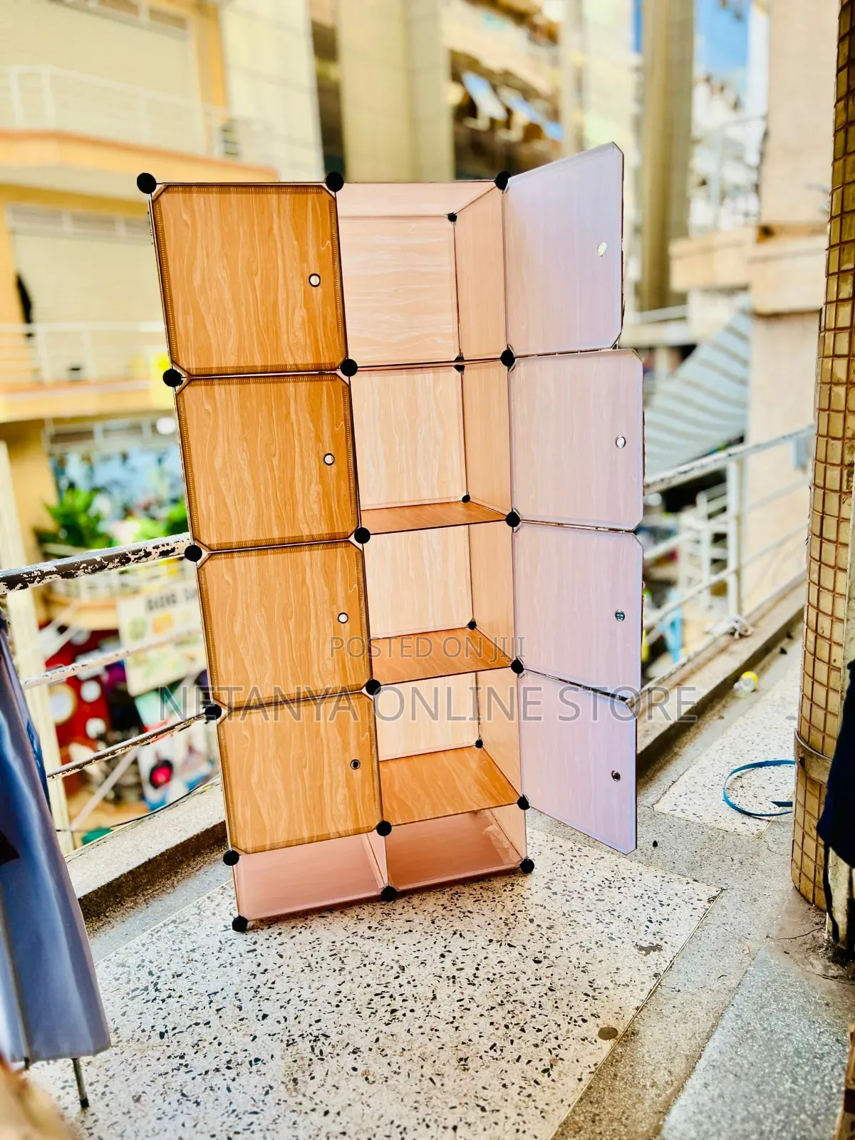 2 Columns Wardrobe