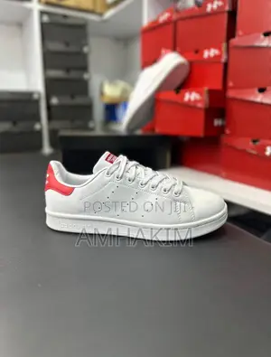 New Classic Adidas Stansmith Sneakers in Stock