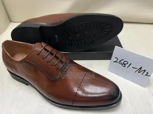 Men's Classic Leather Oxfords in Stock